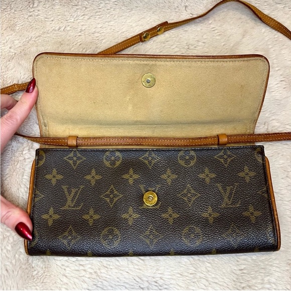 Louis Vuitton Vintage Monogram Pochette Twin GM - Picture 11 of 17